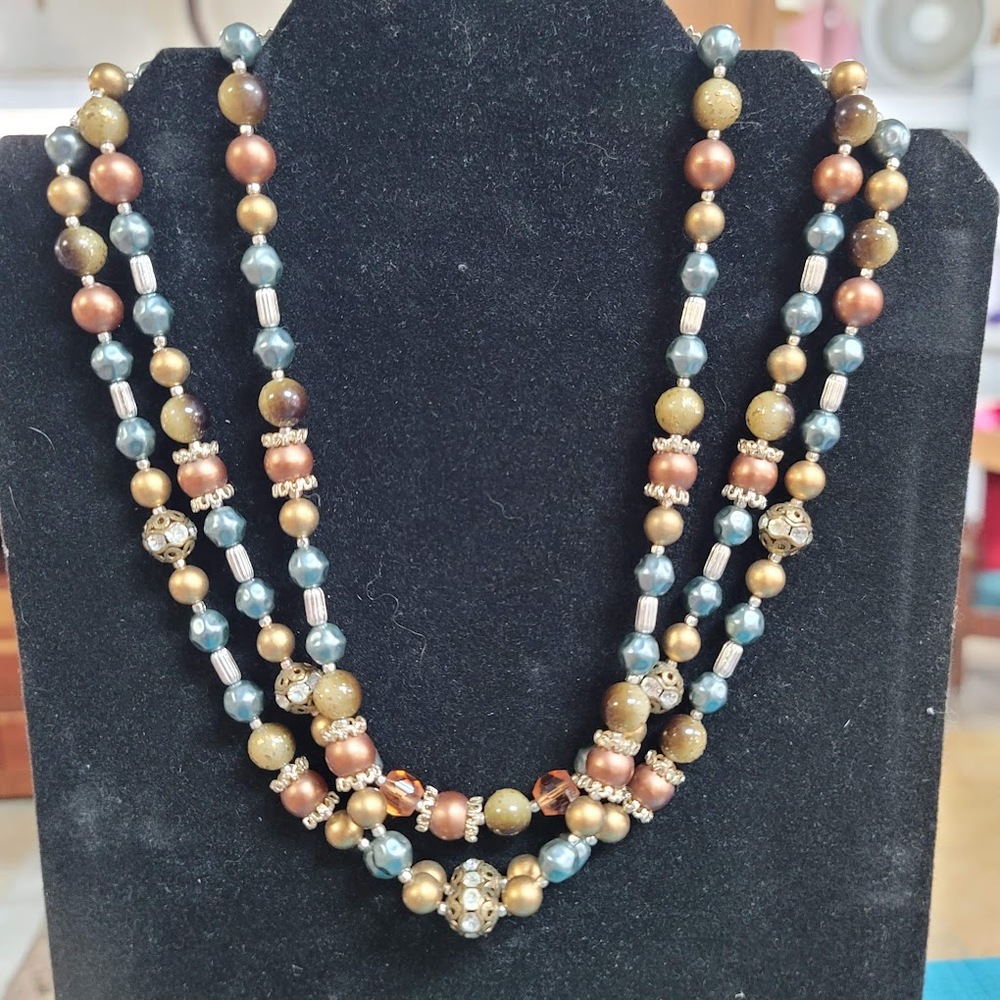 Vintage Costume Jewelry Fashion Layered Beaded Necklace 3 Strand Blue Faux Pearl